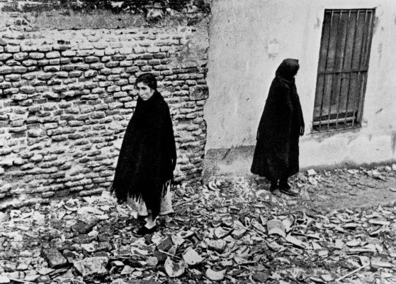 Μεγάλοι Φωτογράφοι – Robert Capa. Ένας φωτογράφος του πολέμου | Consider...